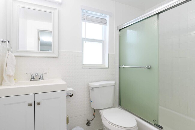 Photo - 471 NE 37th St Unit 5