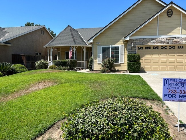 Building Photo - Beautiful 4 Bed 2 Bath Home in North West Visalia off Akers & Riggin!