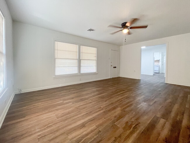 Photo - 3812 Pine Ave