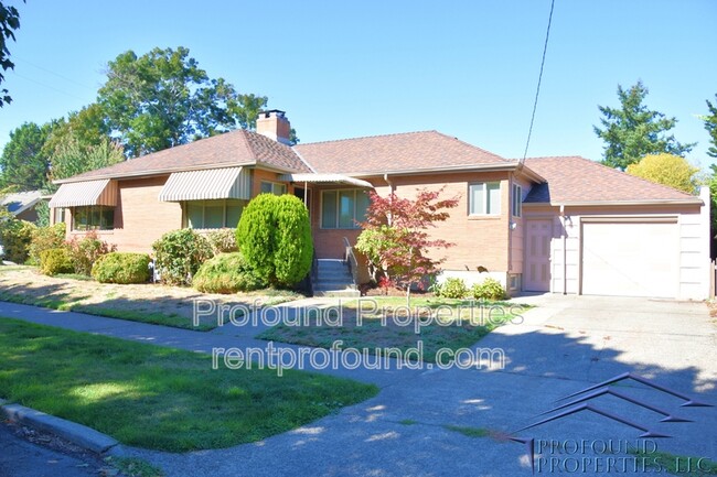 Photo - 4315 NE Thompson St