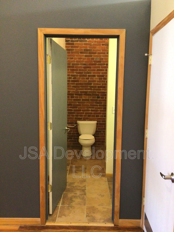 Photo - 220-224 E 4th St