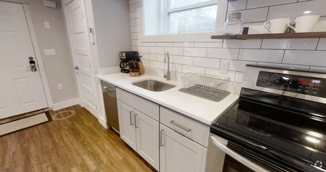 Building Photo - 65 Beech Glen St Unit S Rental