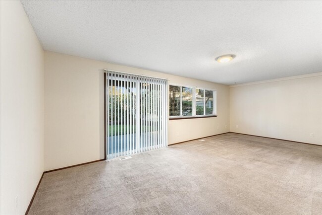 Mirando hacia tu patio - Washington Terrace Apartments