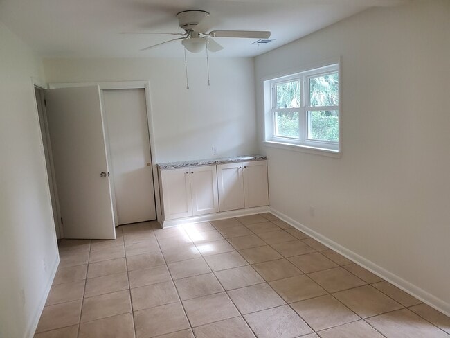 11704 Largo Dr