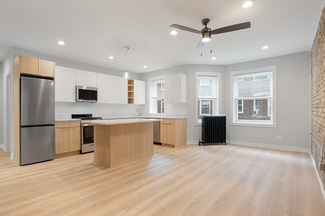 Photo - 7389 N Damen Ave