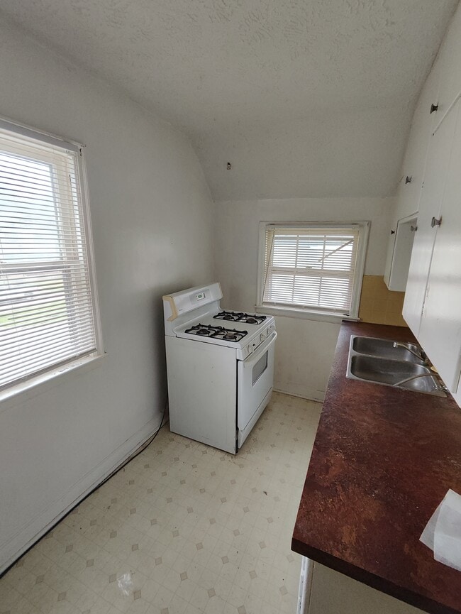 Photo - 1025 Goodhue Blvd Unit C