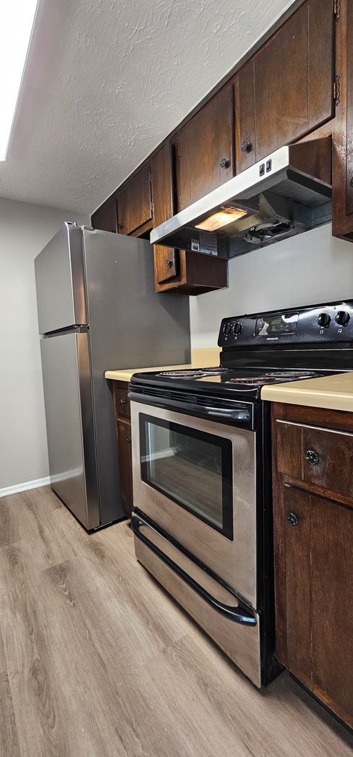 Building Photo - Charming 1-Bedroom Apartment in Kettering ... Unit 4420 - 442 - J