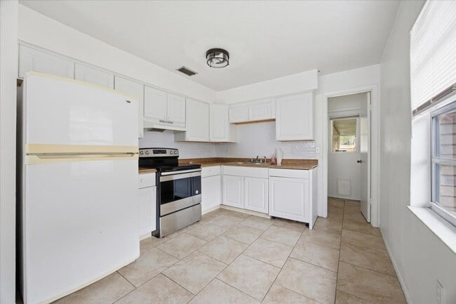 Photo - 2218 Brandy Pl