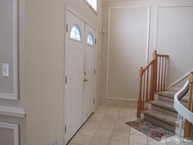 Photo - 103 Tived Ln E