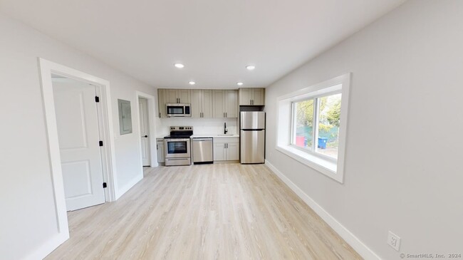 Building Photo - 107 S Main St Rental