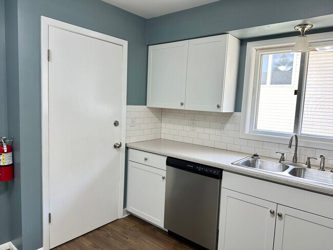 Photo - RADER 1321 Unit 2
