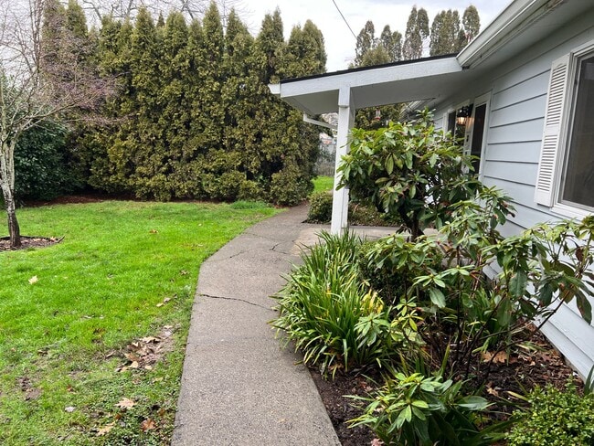 Photo - Cozy Updated 3 Bedroom Happy Valley Unit