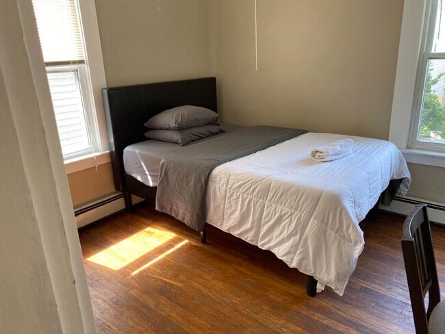 Photo - 350 Windsor St Unidad 3