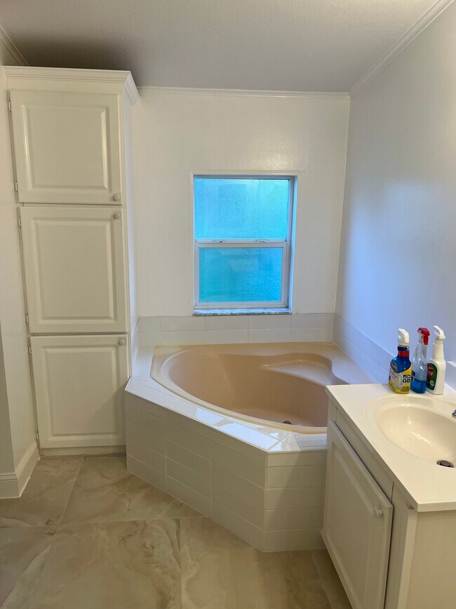 Photo - 2373 SW Wynnewood St