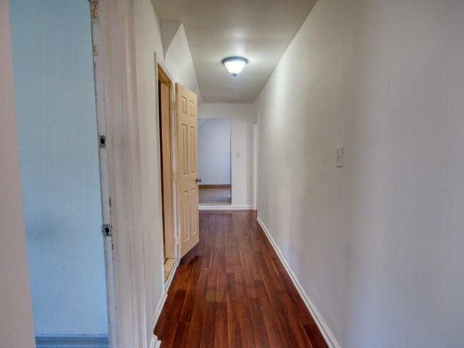 Photo - 1067 E 2nd St Unidad 3