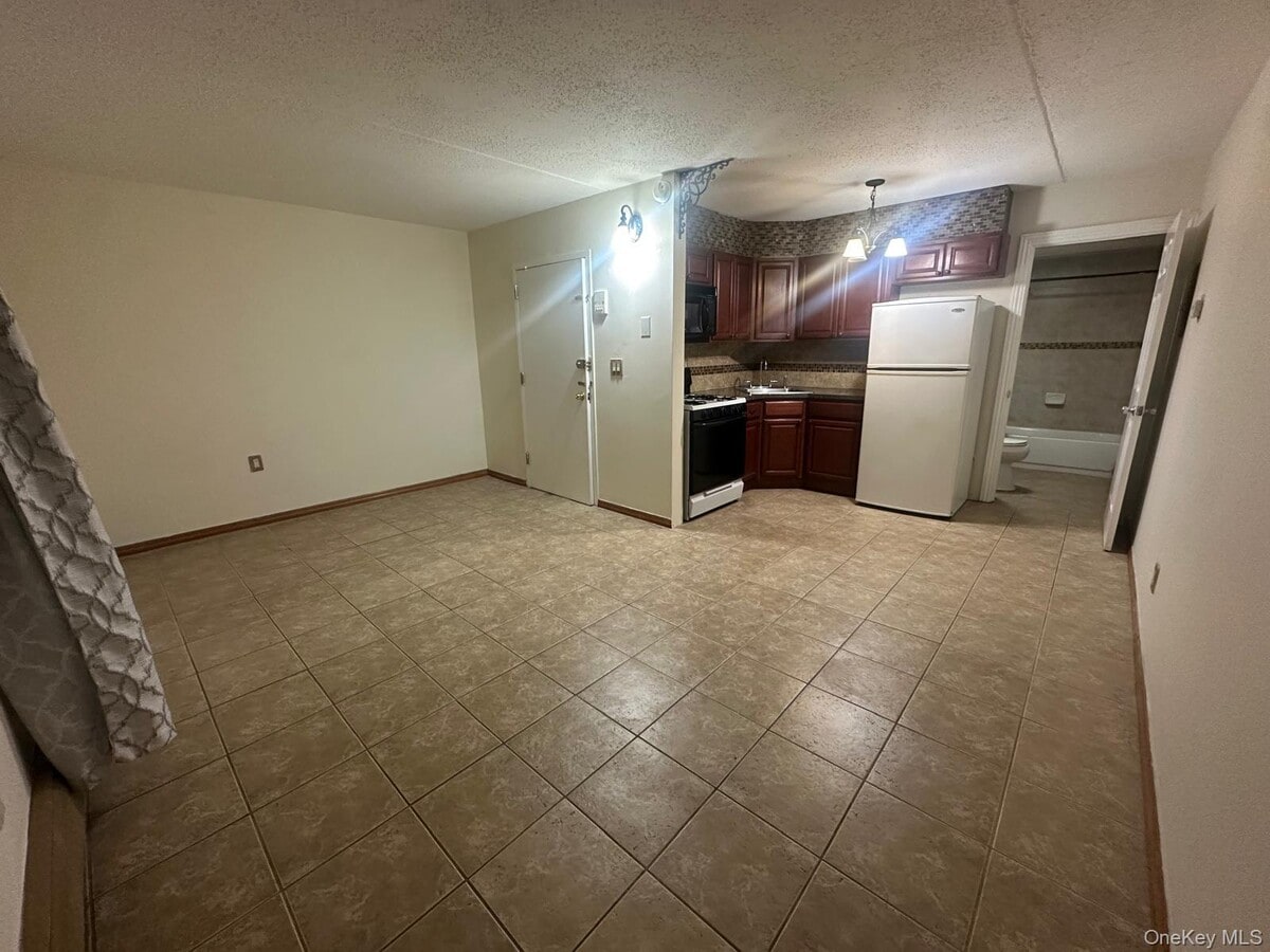 Photo - 56-07 Clover Pl Unidad 102