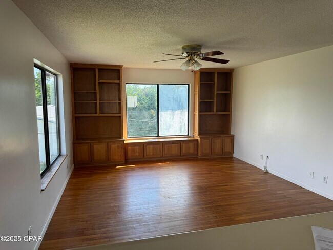 Photo - 1135 Magnolia Ave