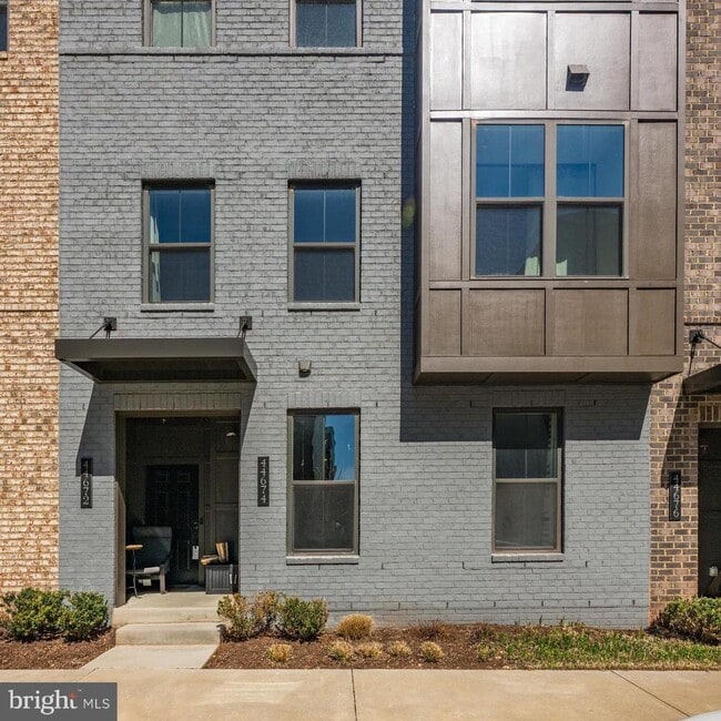 Building Photo - 44674 Provincetown Dr