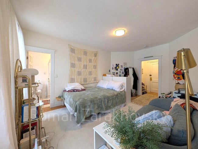 Building Photo - 74 Brainerd Rd