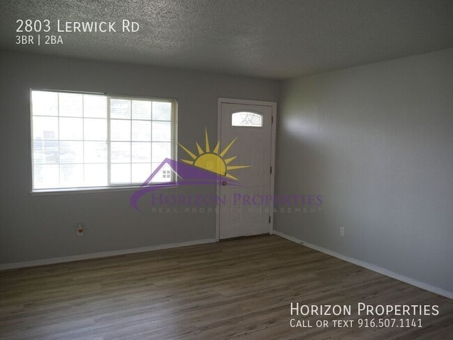 Photo - 2803 Lerwick Rd