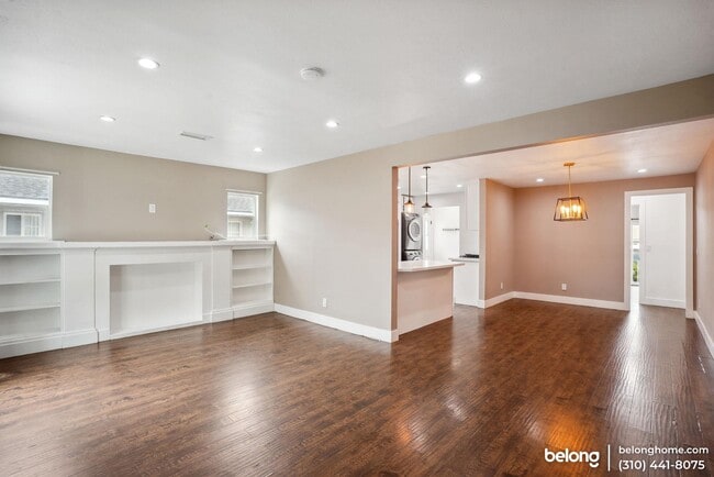 Photo - 1133 W 78th St