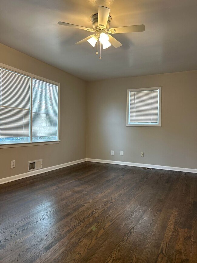 Photo - 4 Bed 2 Bath in Atlanta!