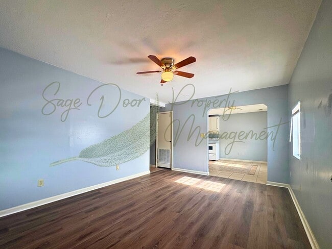 Building Photo - 117 NE State Hwy E Unit 117  A