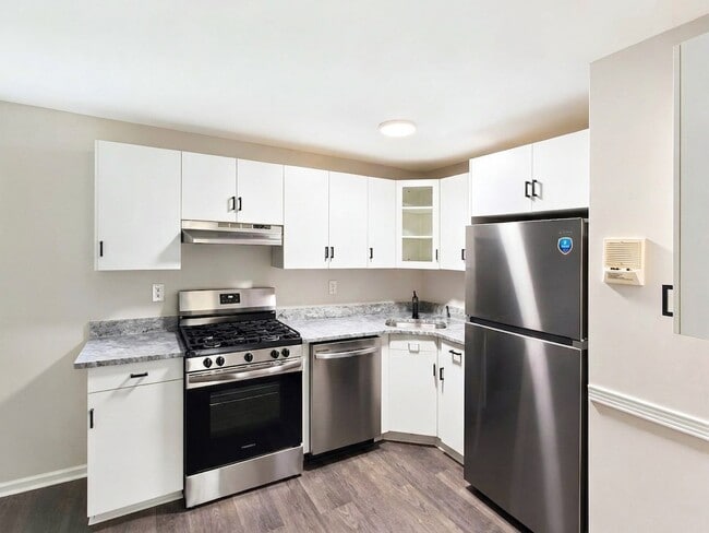 Photo - 645 W Lowell Ave