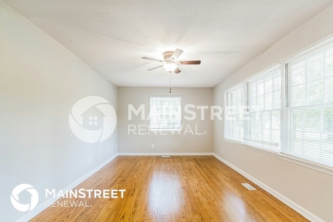 Photo - 4545 Kinlock Dr