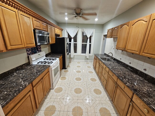 Kitchen - 272 Maple St Apartamentos Unidad 2