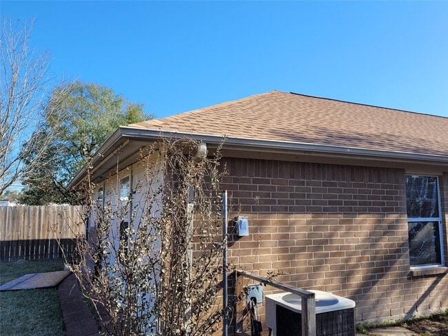 Building Photo - 2007 Goldspring Ln