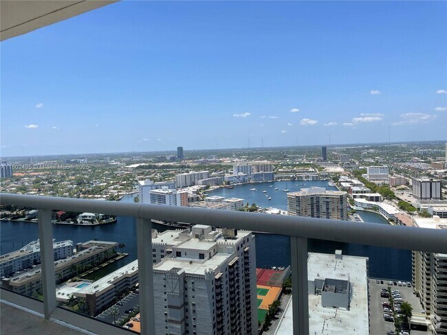 Building Photo - 1850 S Ocean Dr Unit 3506 Rental