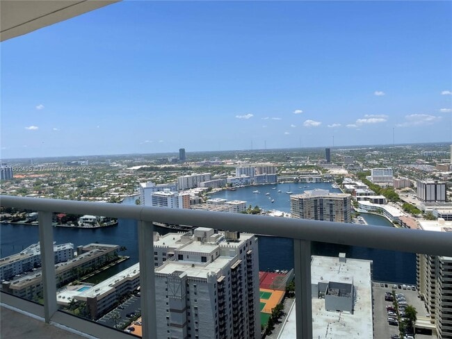 Photo - 1850 S Ocean Dr Unidad 3506 Rental