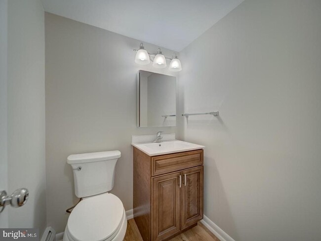 Photo - 705 Main Dr