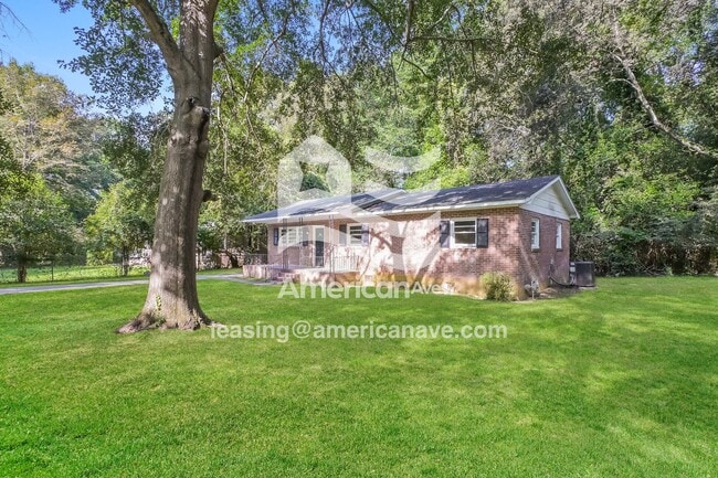 928 Perry Dr