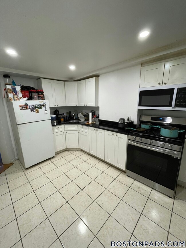 848 Huntington Ave Unit 2