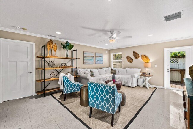Photo - 124 Bonnie Briar Ln