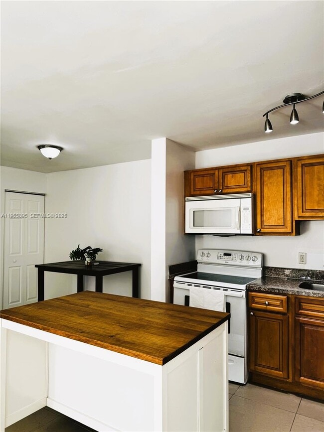 Photo - 10725 Cleary Blvd Unit 110