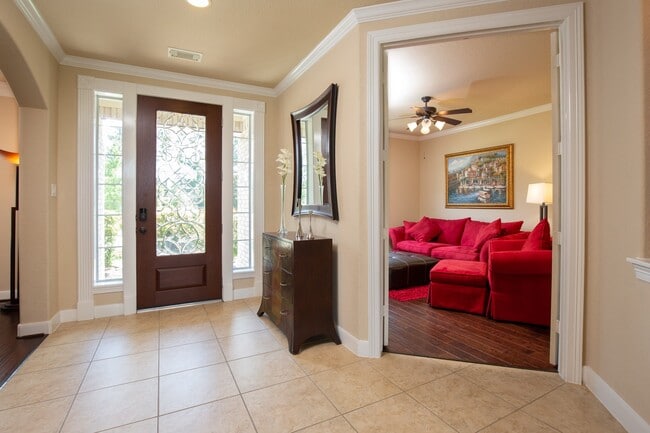 Photo - 162 W Hullwood Ct