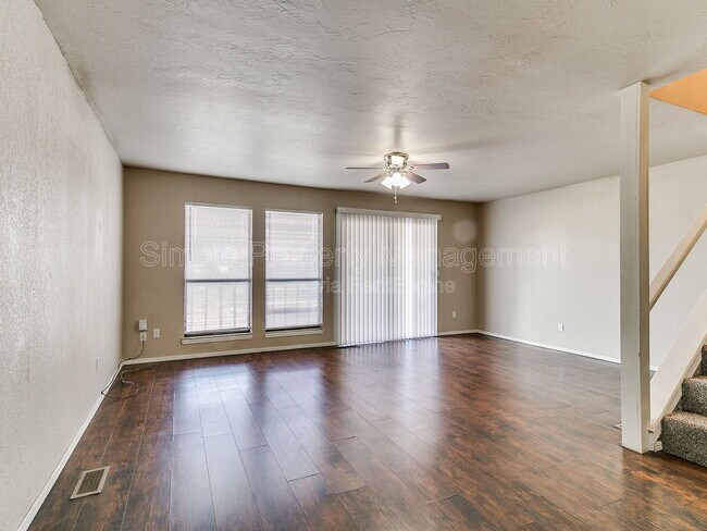 Photo - 10607 N MacArthur Blvd