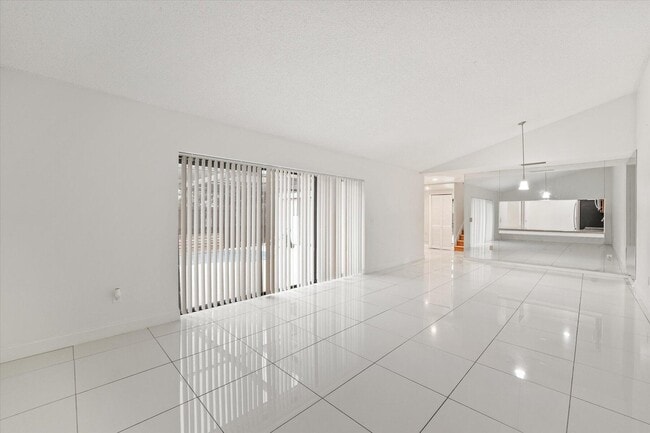 Photo - 4749 Holly Lake Dr