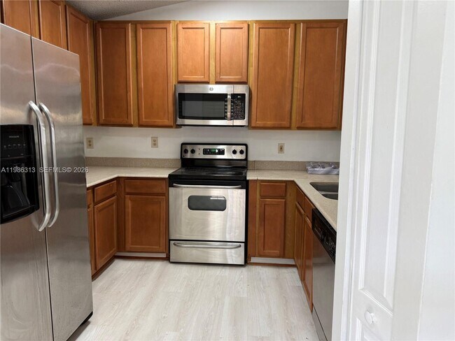 Photo - 502 SW 158th Terrace Unidad 201