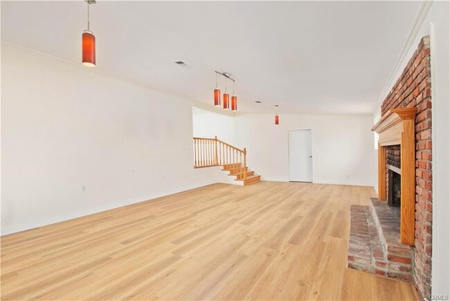Building Photo - 18063 Burbank Blvd Rental