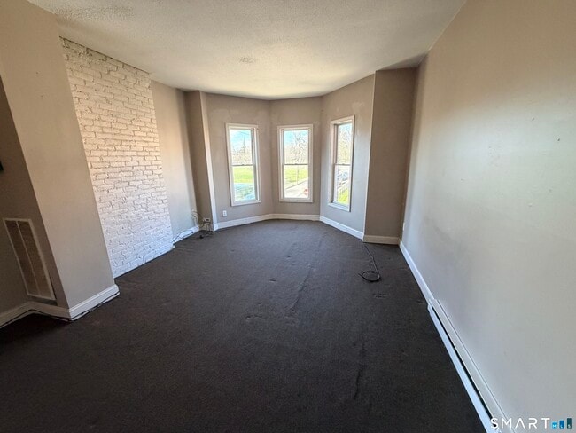 Building Photo - 51 Seyms St Unit 2