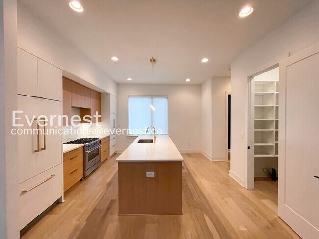 Photo - 3 Bed/3.5 Bath Home with Garage / Available Now!