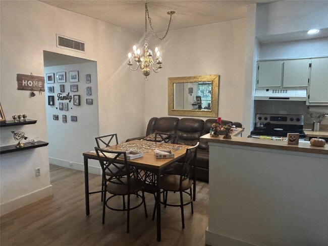 Photo - 10727 W Clairmont Cir Unidad 211