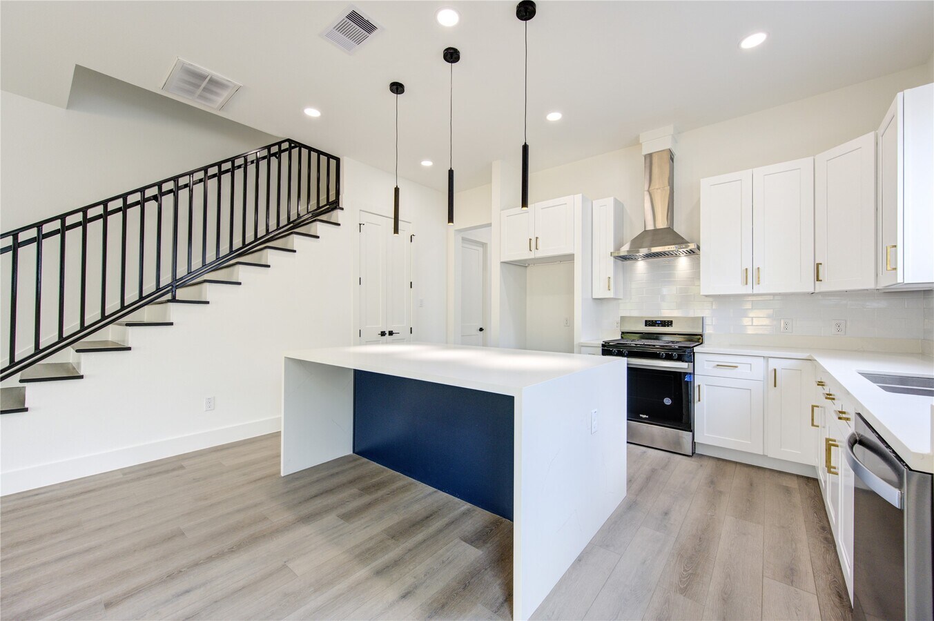 Photo - 3639 Rebecca St