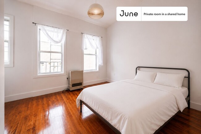Building Photo - Room in Shared 3 bed/1 bath home in Bushwick
