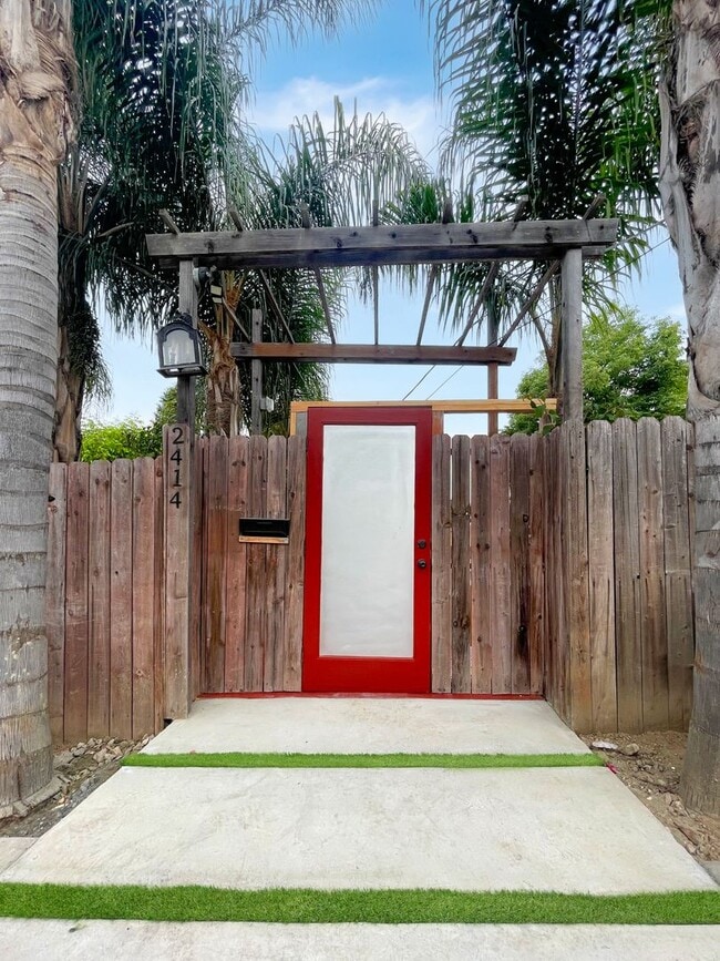 Photo - Effie Unit 2414 Effie Street