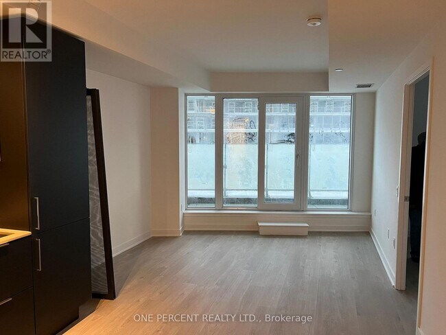 Photo - 3900 Confederation Pkwy Unit 204